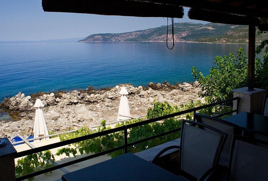 Anniska Hotel Kardhamili Exterior foto